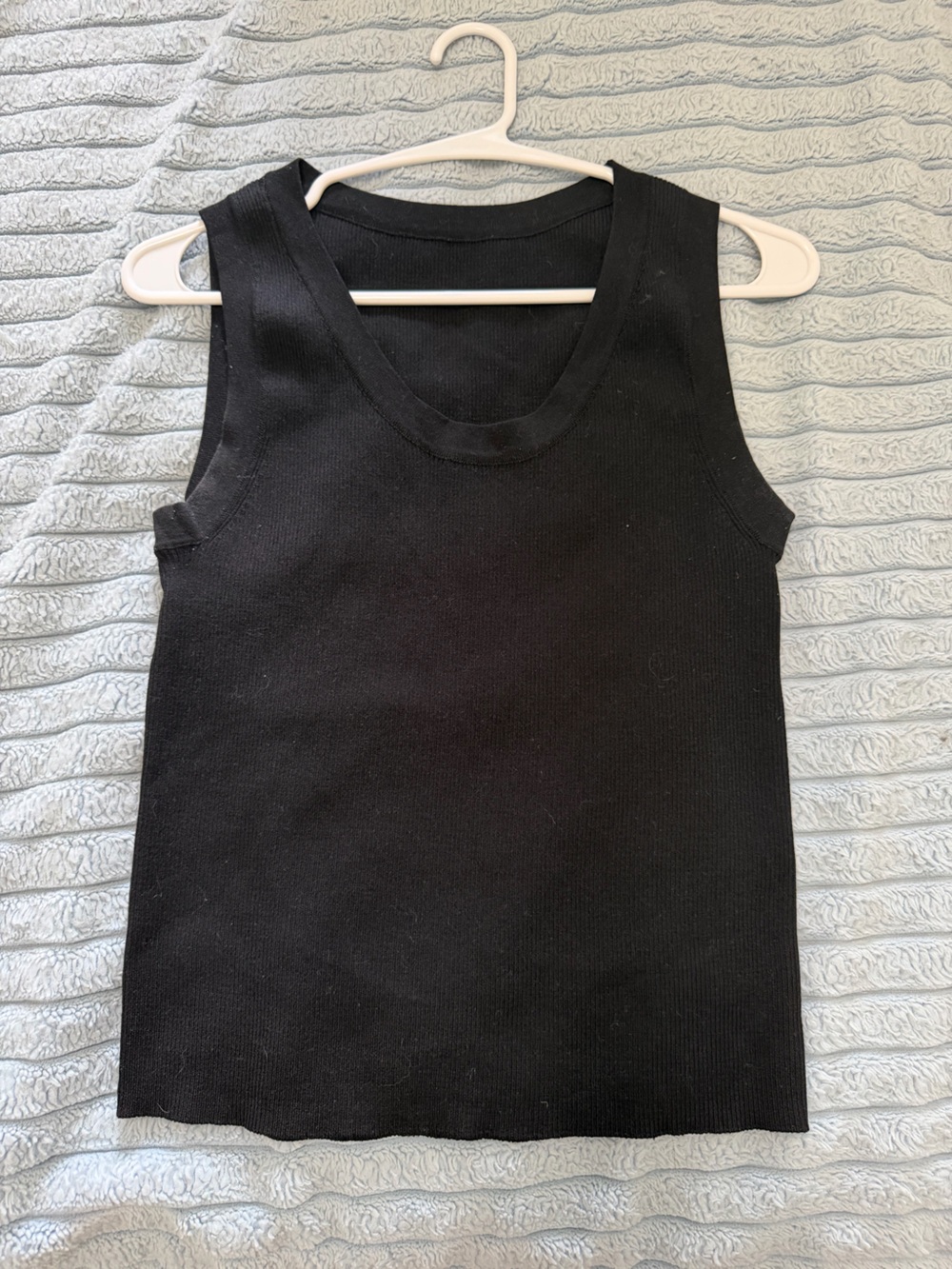 Commense Black Ribbed Tank Top